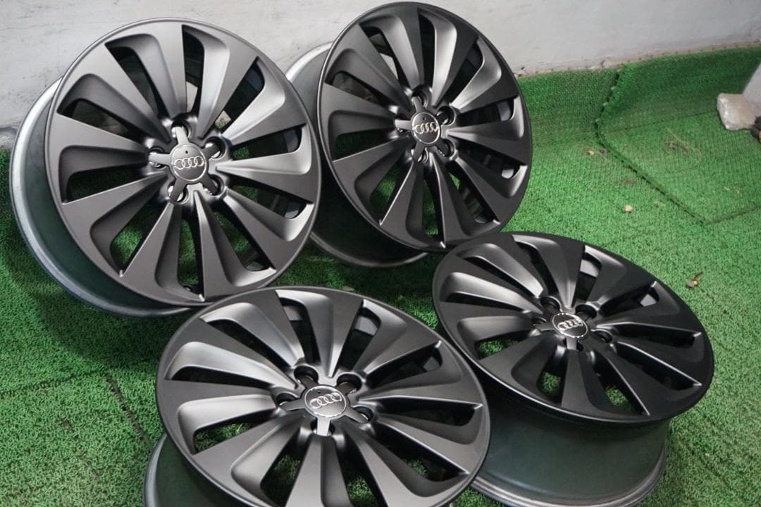 アウディ純正　カスタムブラックエディション　A4　A5　A6　A7　スタッドレス