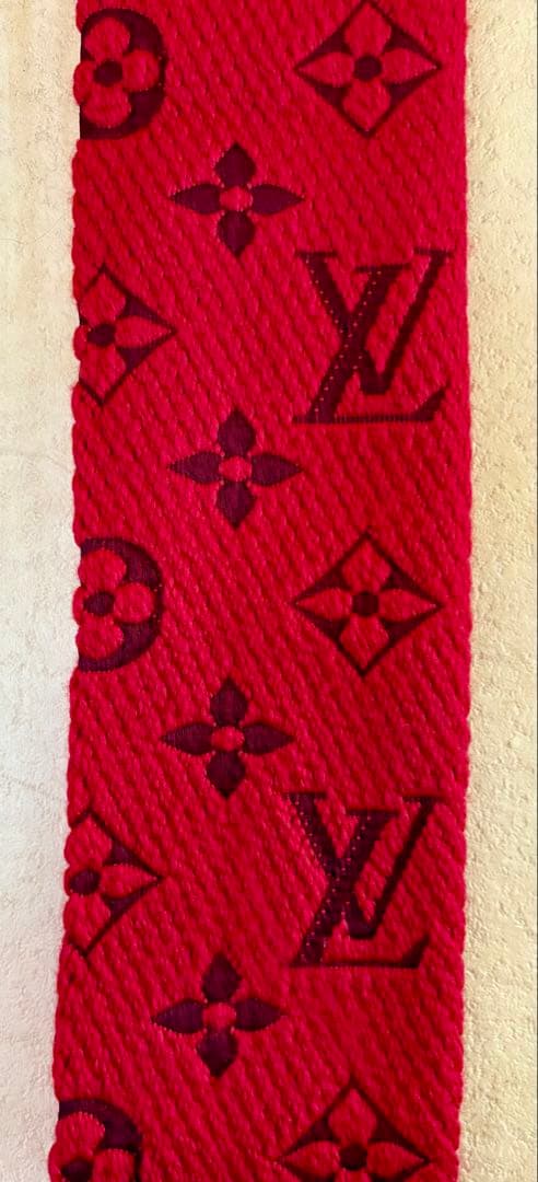 ルイ・ヴィトン ロゴマニア ルビ マフラー 美品 箱付き　購入証明書