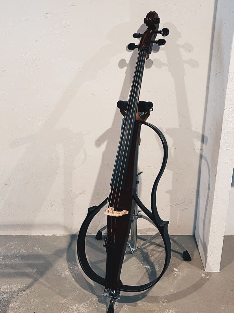 ほぼ未使用　サイレントチェロ　YAMAHA SVC110S　スタンド付