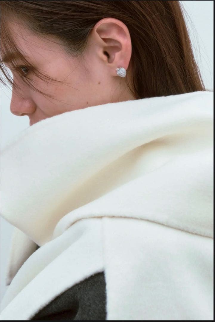 完売　デコルテアクセサリー　ホワイト リバーウールストール