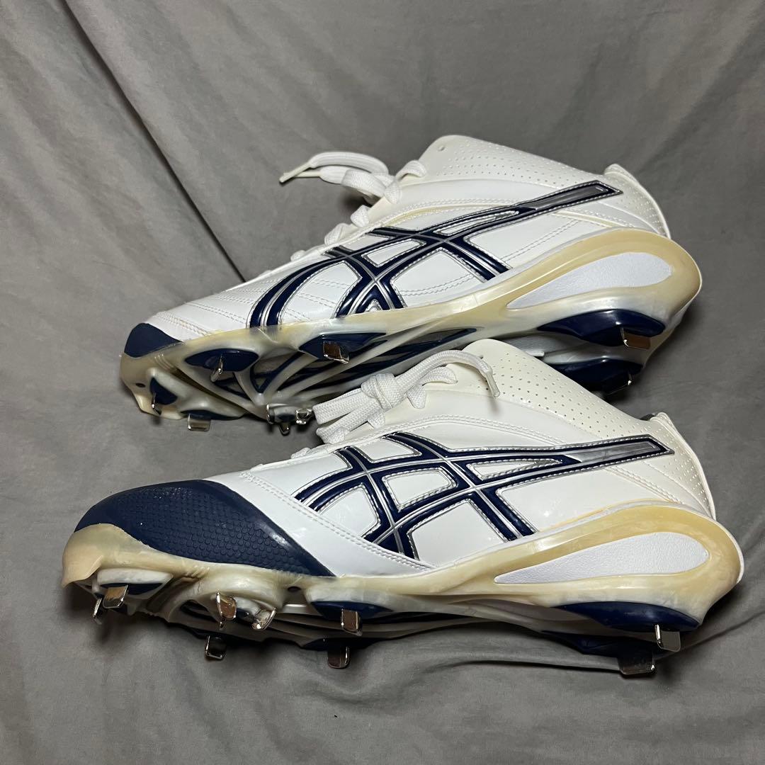 《タグ付き》asics ハイカットスパイク ホワイト/ネイビー　金属スパイク