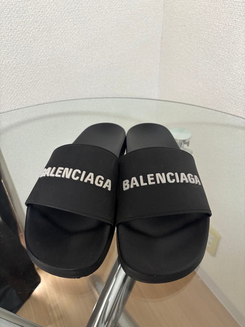 BALENCIAGA ブラックサンダル