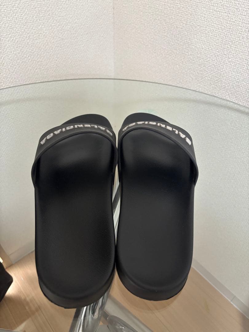 BALENCIAGA ブラックサンダル