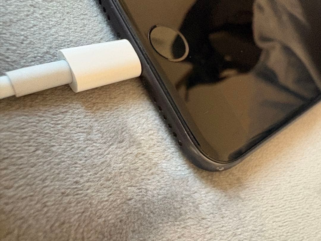 Apple iPhone 8 ブラック 本体 64GB