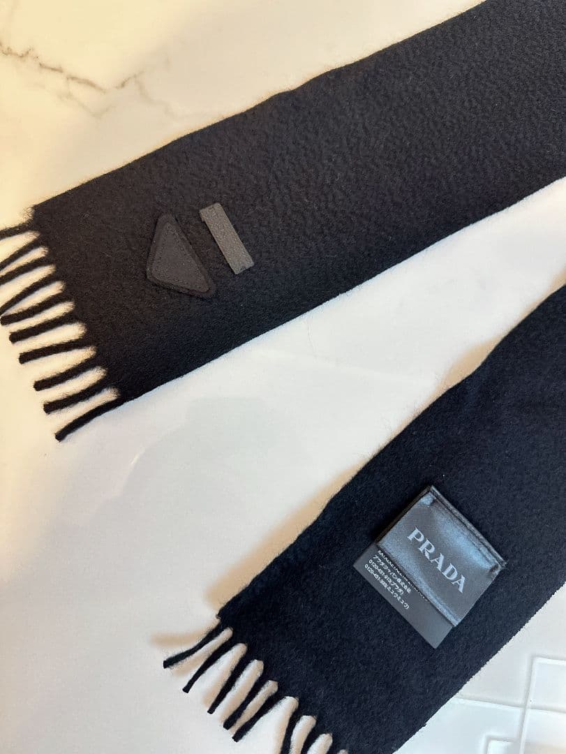 PRADA ブラック カシミヤ マフラー