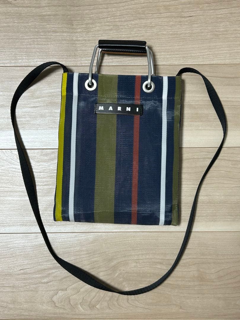 美品　定番MARNI マルニ フラワー カフェ ストライプミニショルダーバッグ