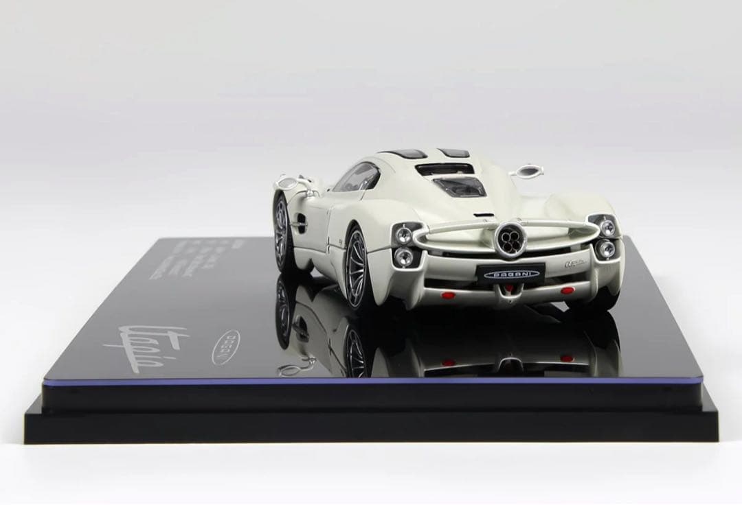 新発売 全開閉 LCD モデル 1/43 パガーニ Utopia ミニカー