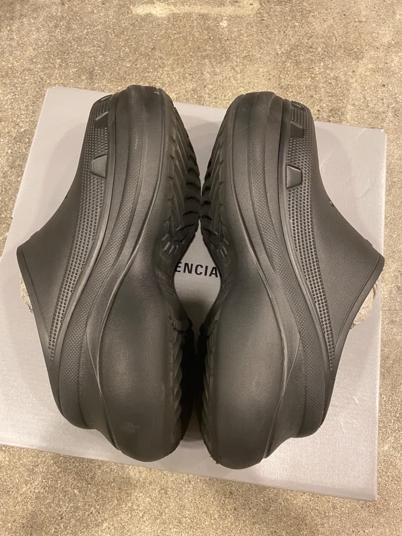 靴 BALENCIAGA crocs sandal