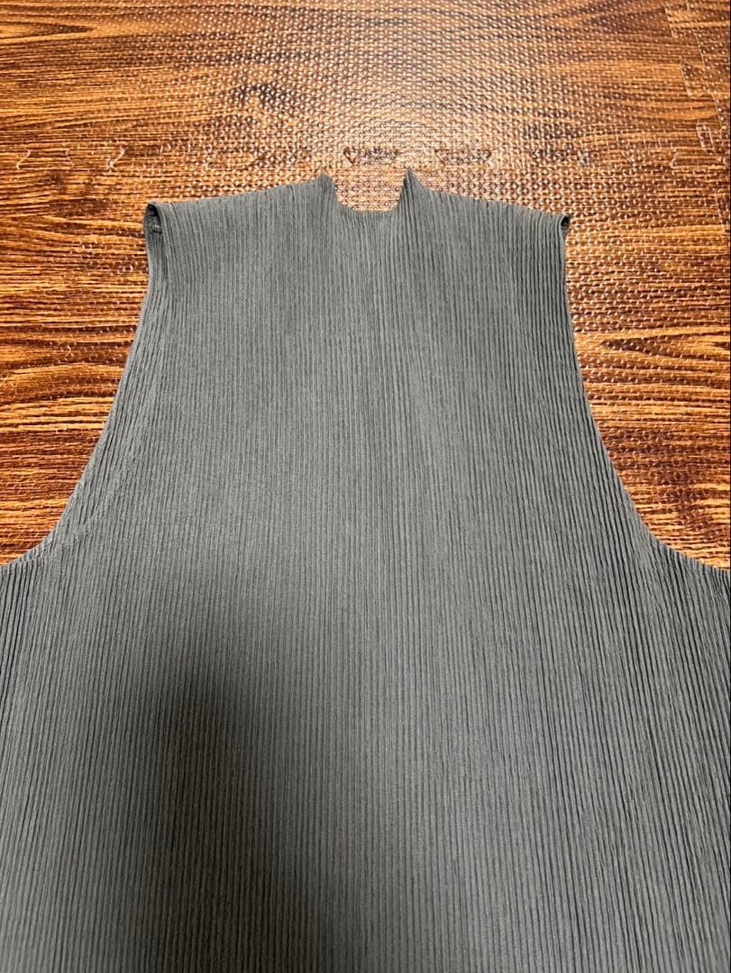 美品 ISSEY MIYAKE ベスト グレー M