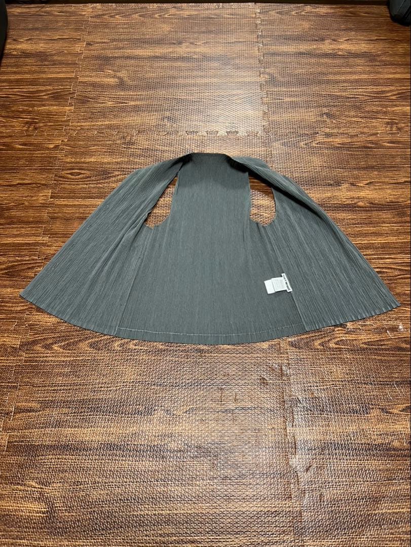 美品 ISSEY MIYAKE ベスト グレー M