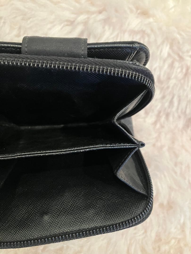 PRADA ブラックナイロン 二つ折り財布