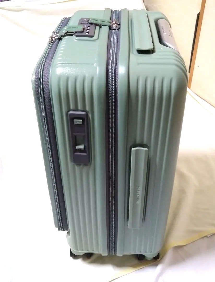 Innovator:グリーン ストライプデザイン キャリーケース　S38L