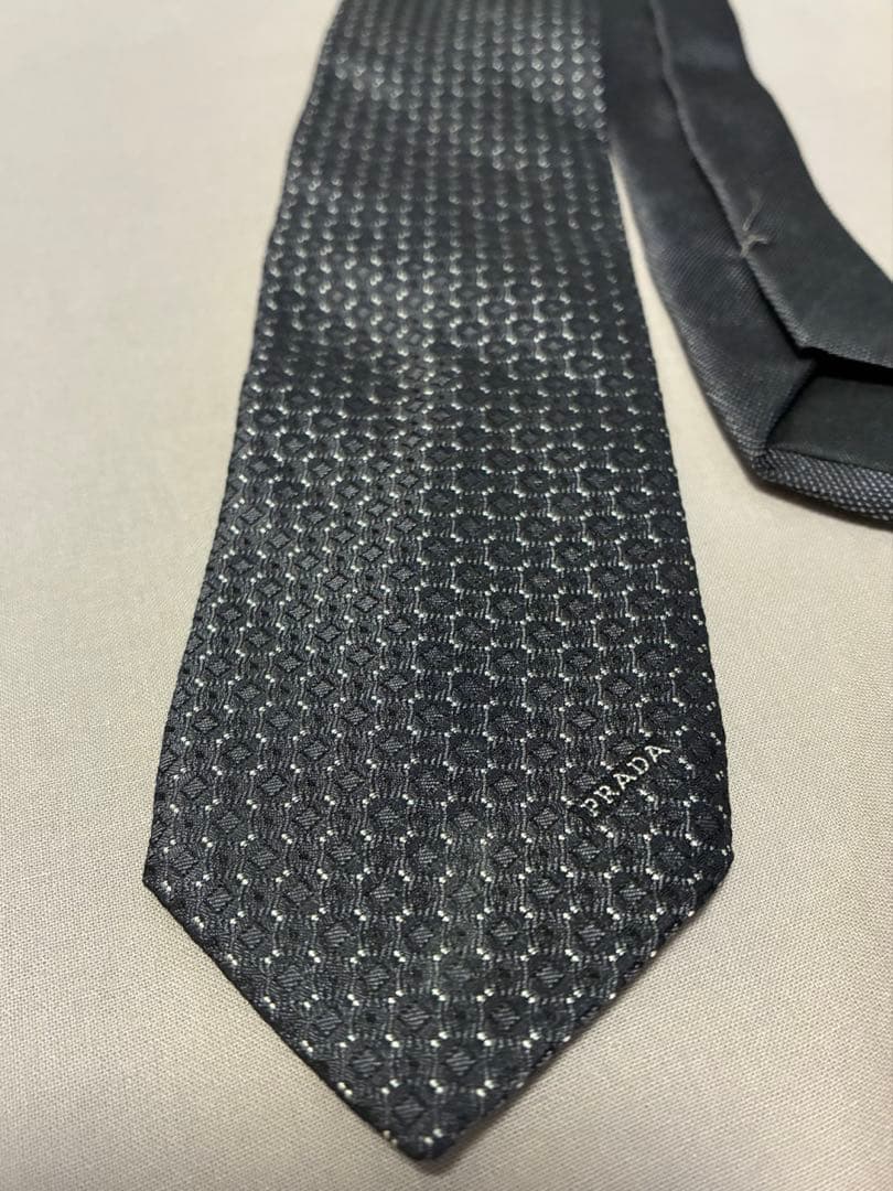 PRADA ブラックネクタイ