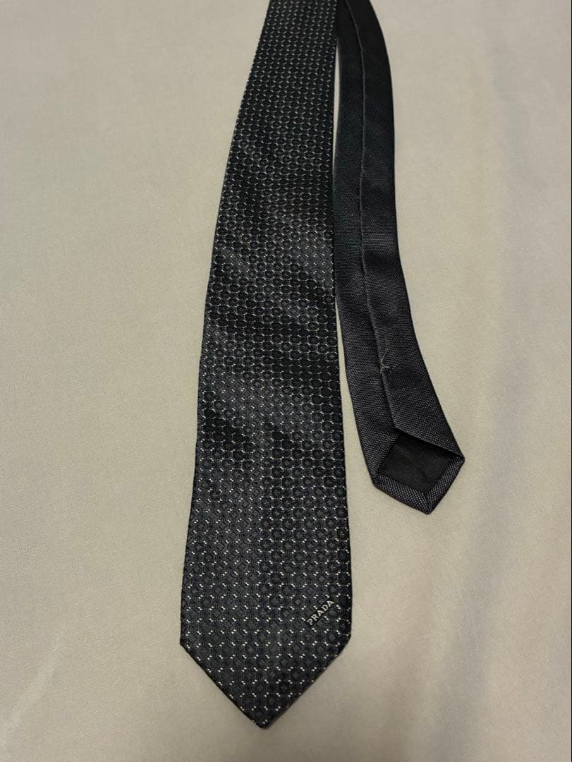 PRADA ブラックネクタイ