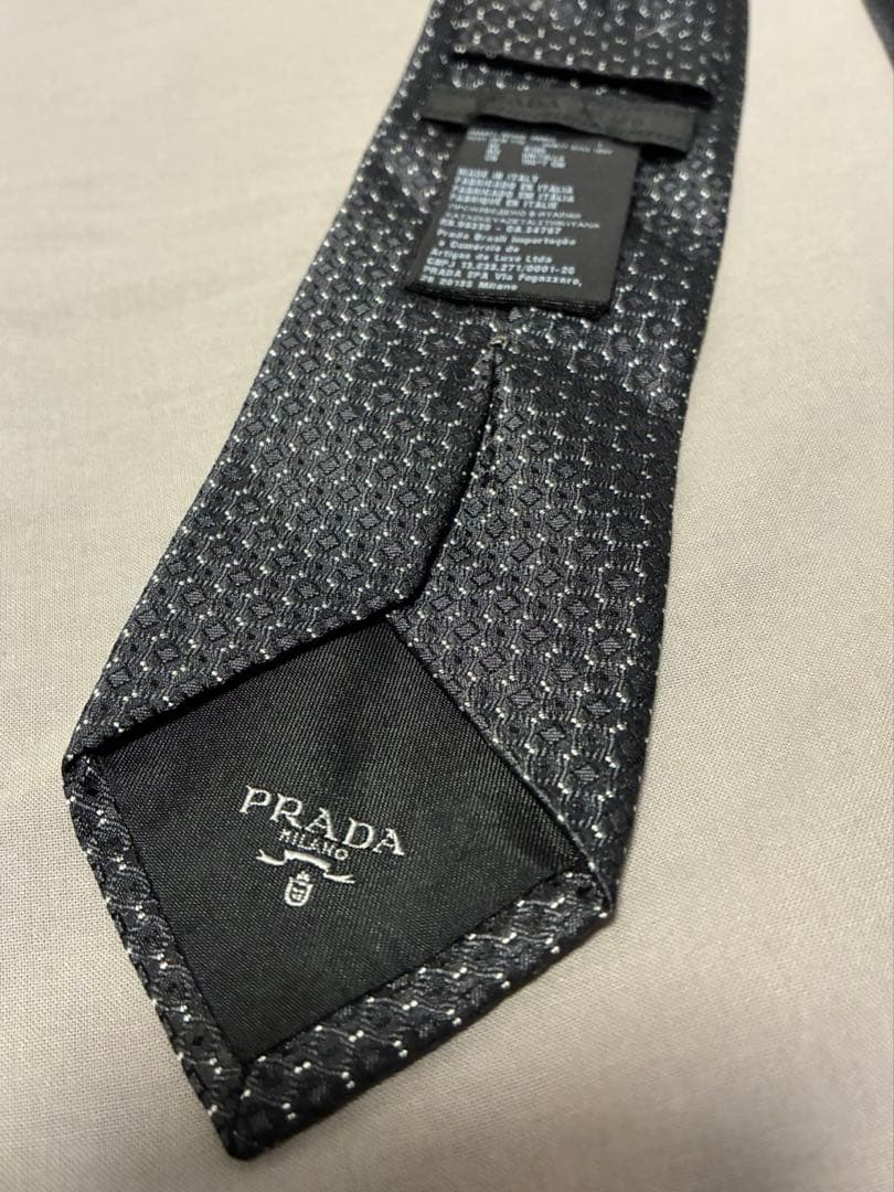 PRADA ブラックネクタイ