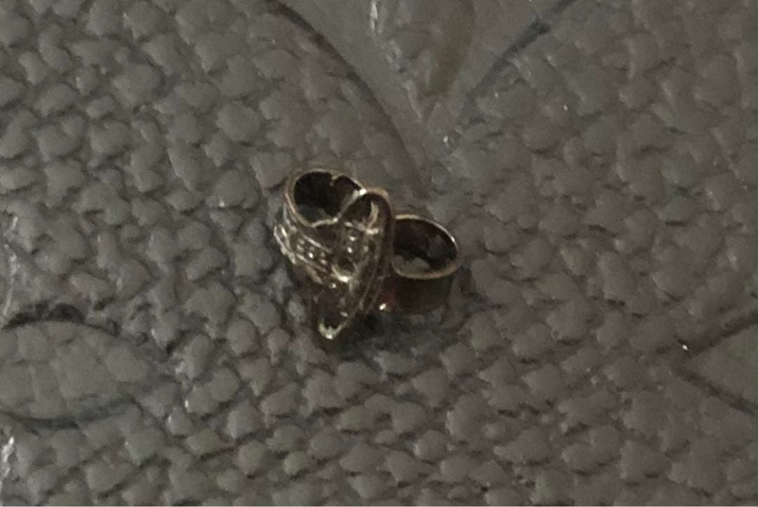 いぶ　　　BALENCIAGA ピアス片耳