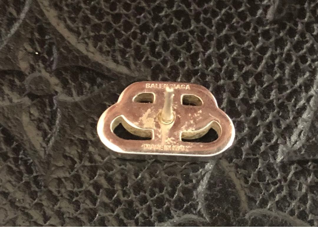 いぶ　　　BALENCIAGA ピアス片耳