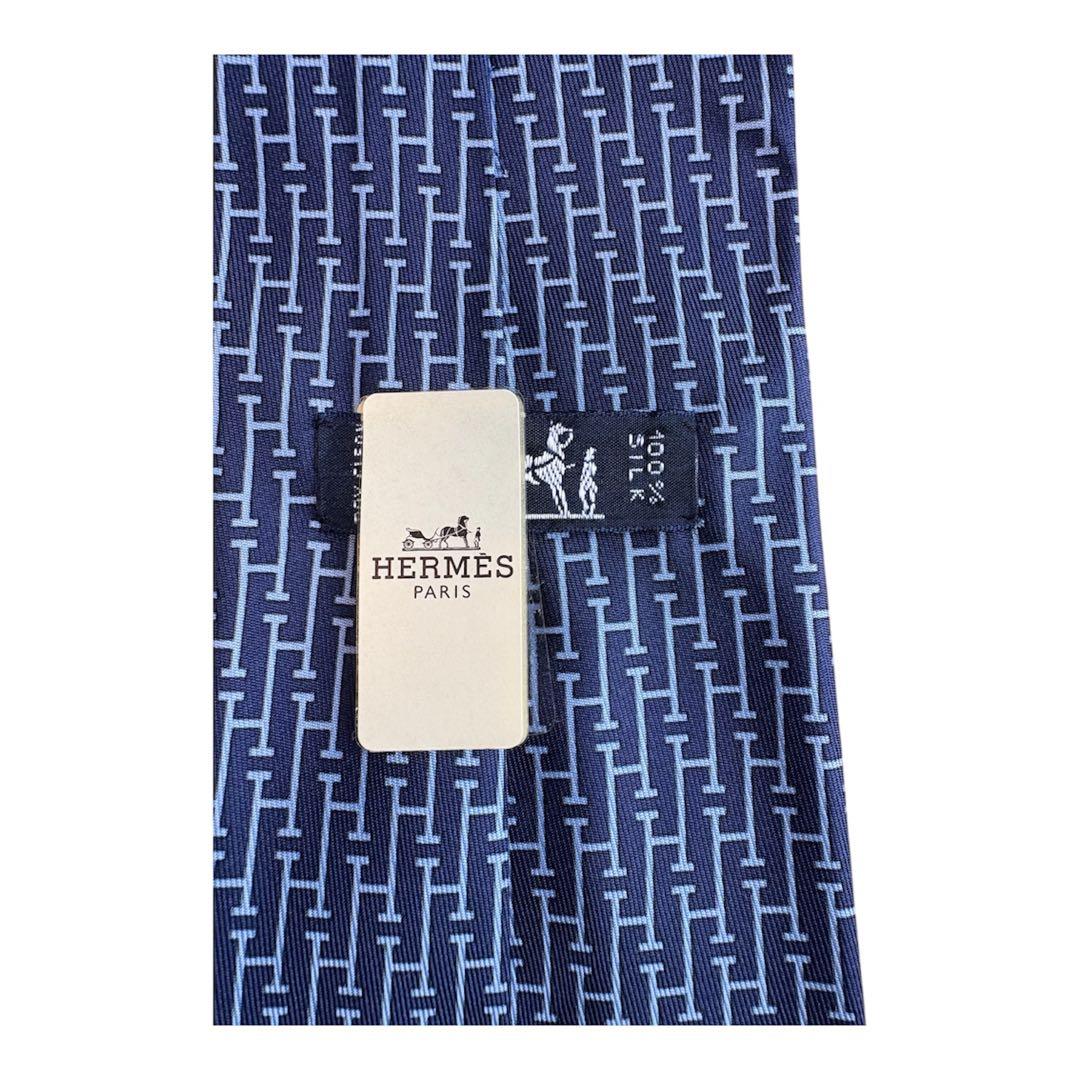 【未使用】HERMES（エルメス）ネクタイ　H柄　ネイビー系　箱つき