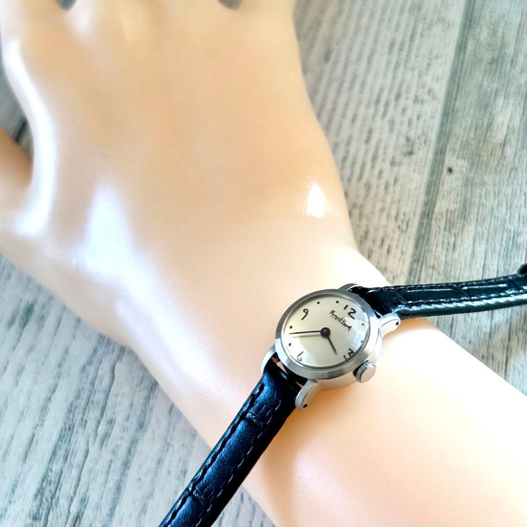 【美品】MARGARET HOWELL 腕時計 ラウンド シルバー 旧ロゴ