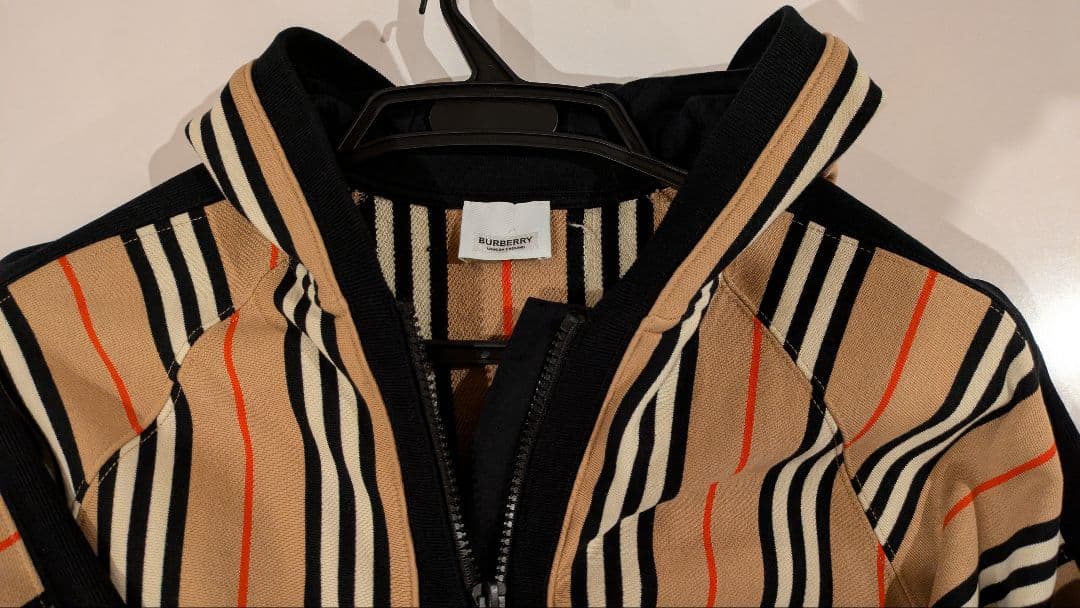 バーバリー　キッズ　パーカー　☆14Y