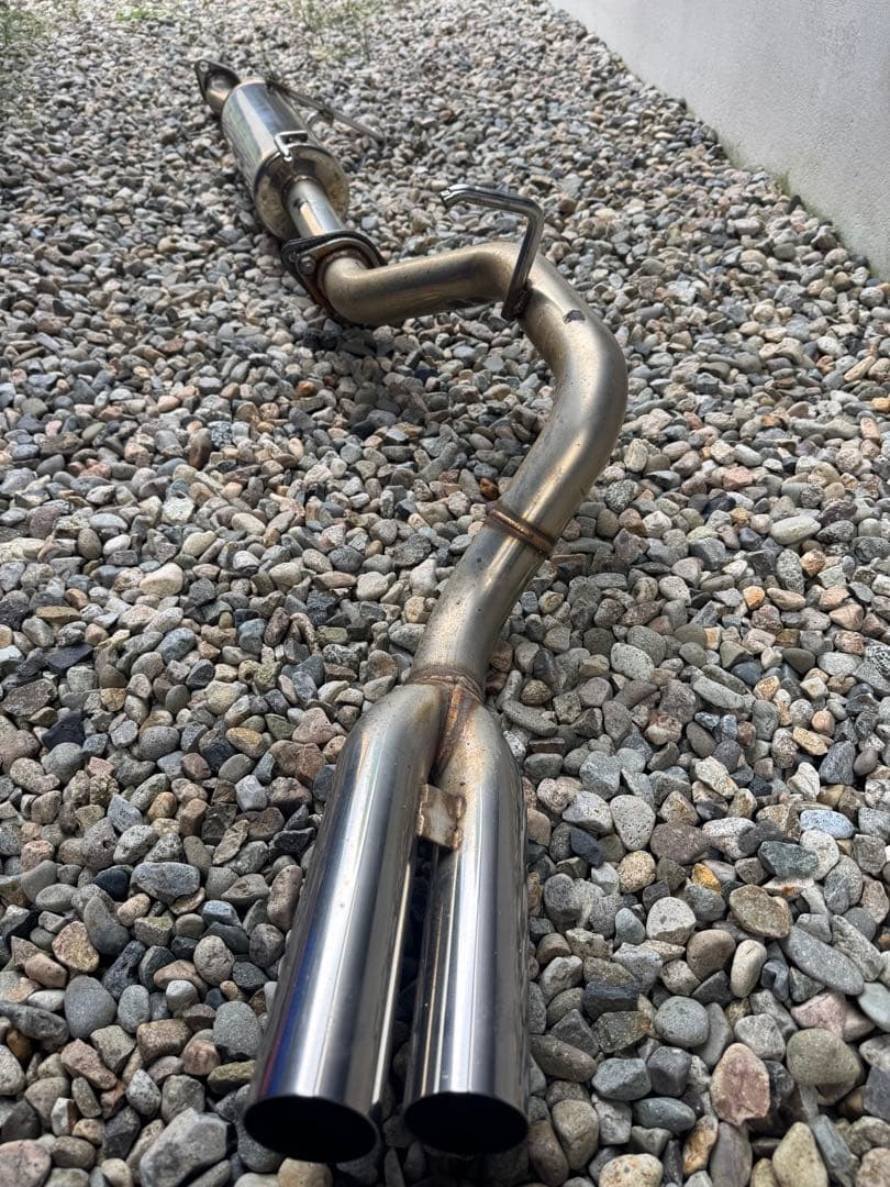 エブリィ　DA17v 社外斜め二本出　マフラー