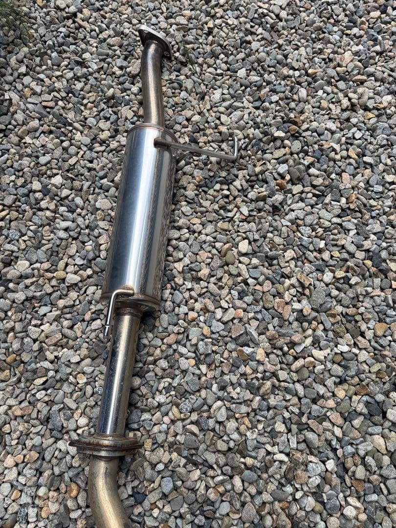 エブリィ　DA17v 社外斜め二本出　マフラー