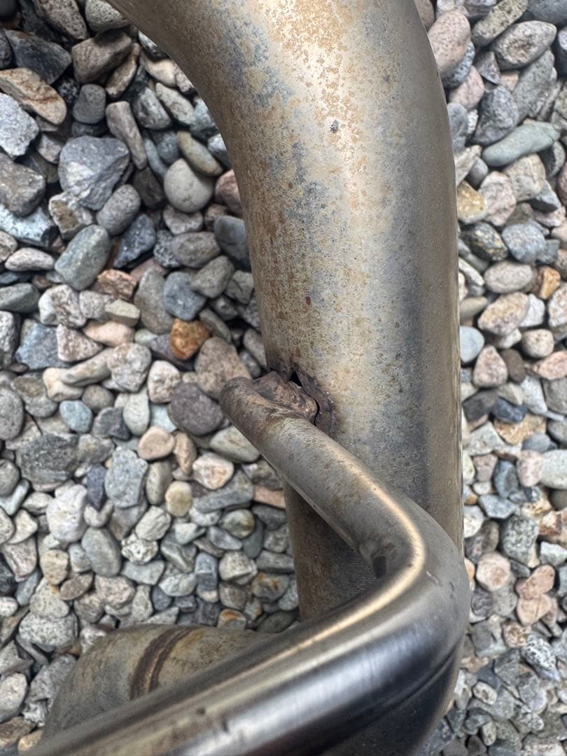 エブリィ　DA17v 社外斜め二本出　マフラー