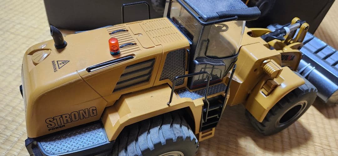 ラジコン！1/14 ホイールローダー