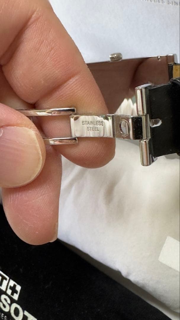 TISSOTバナナ腕時計: クォーツ