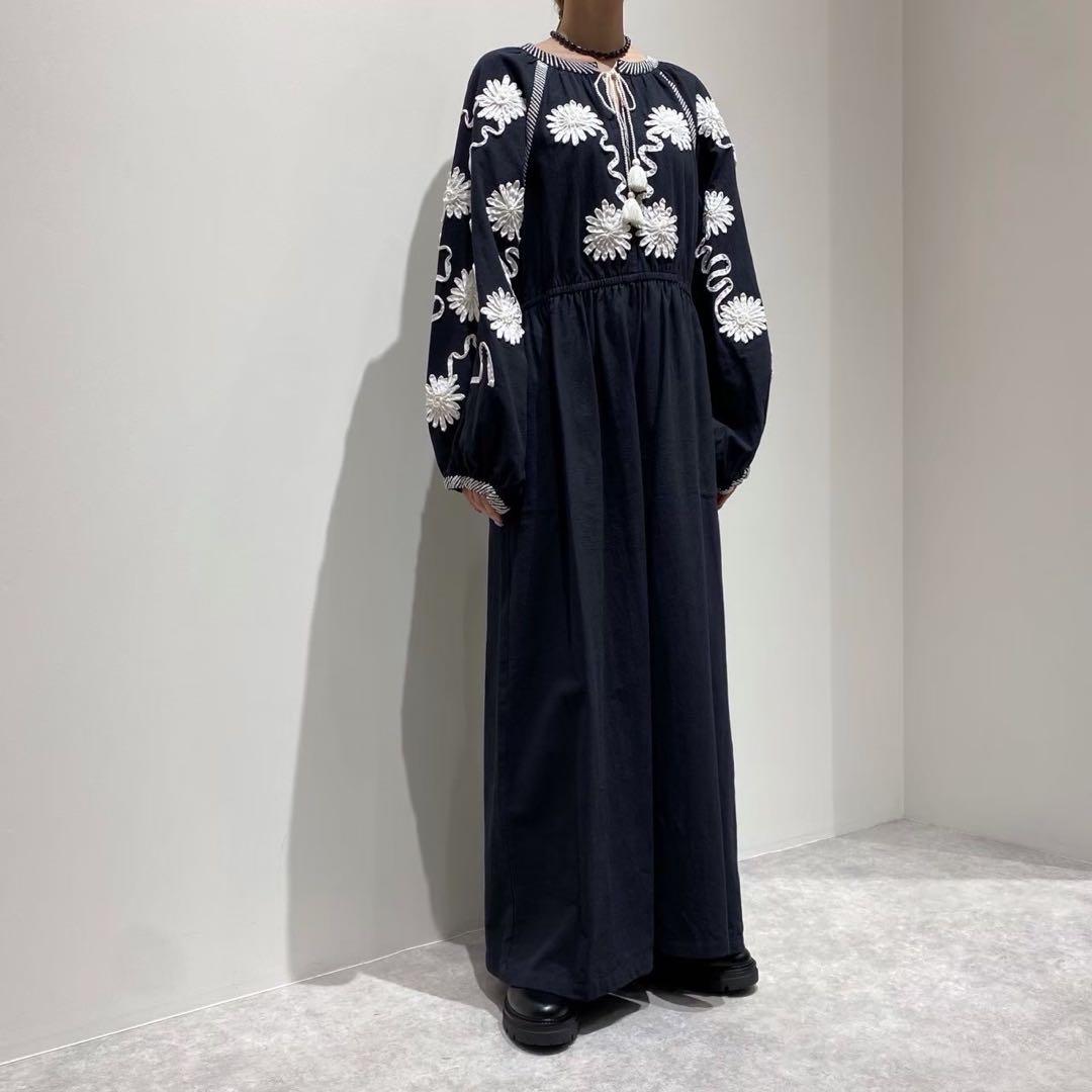 【Sara millika サラマリカ】刺繍ワンピース ブラック