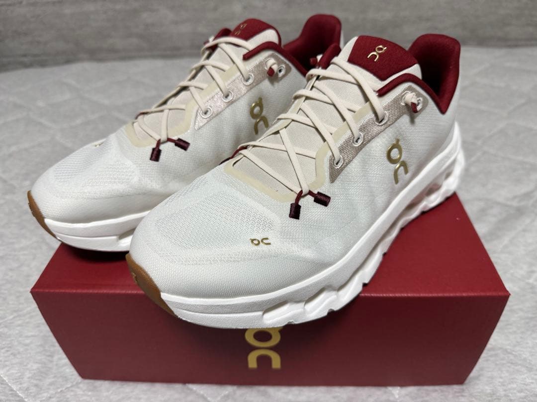 あーちん。Cloudtilt 巳年限定カラー　ホワイト/レッド26.5cm