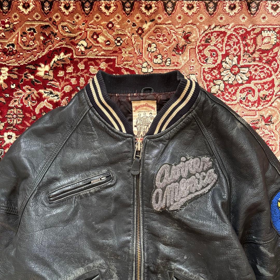 AVIREX アヴィレックス スタジャン 牛革 アーチロゴ 黒 L