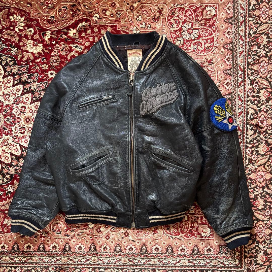 AVIREX アヴィレックス スタジャン 牛革 アーチロゴ 黒 L