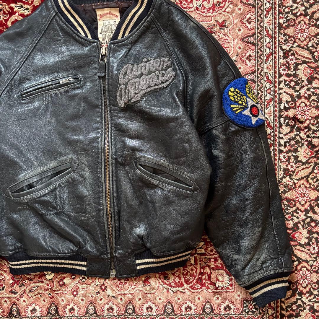 AVIREX アヴィレックス スタジャン 牛革 アーチロゴ 黒 L