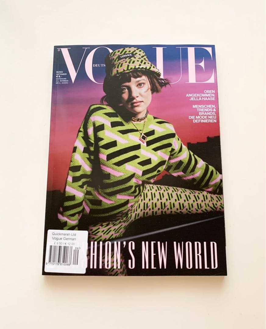 女性情報誌 Vogue Deutsch Magazine September 2022