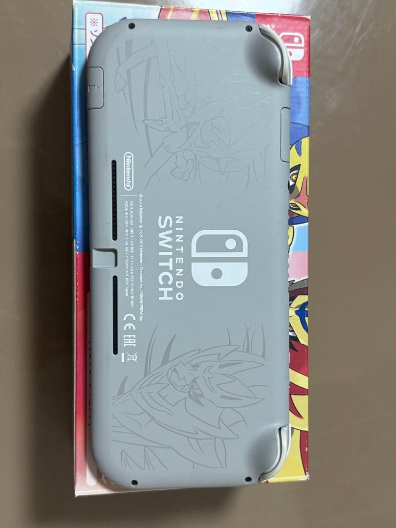 Nintendo Switch Lite 本体　ポケモンデザイン