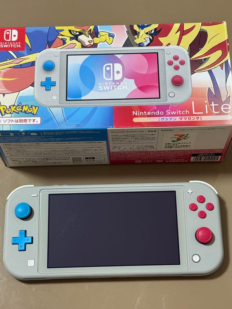 Nintendo Switch Lite 本体　ポケモンデザイン