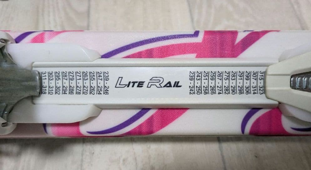 ジュニア　Hart板　NORDICAブーツ　スキーセット ストック付き