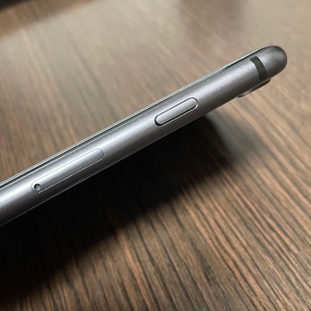 iPhone8 スペースグレイ64GB SIMフリー