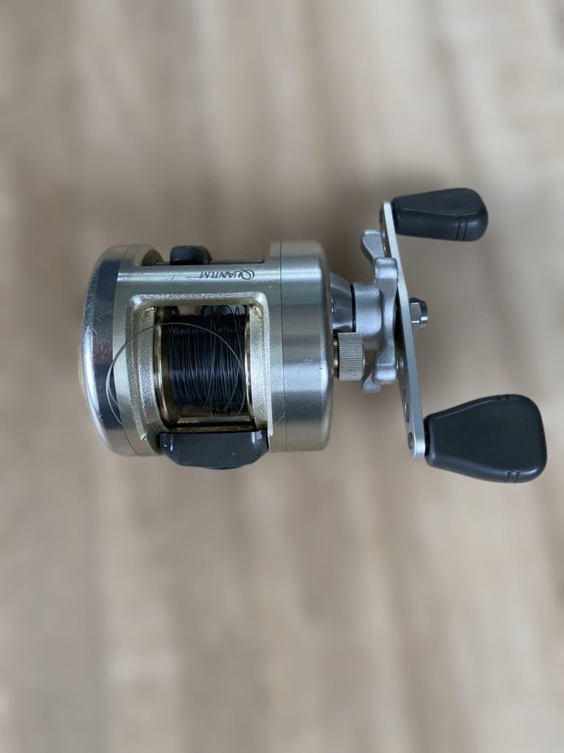 クアンタム　ベイトリール