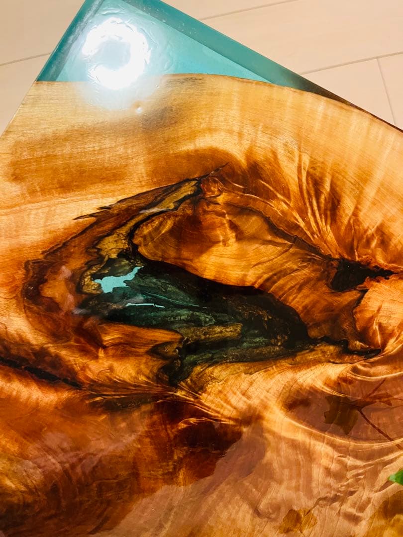 レジンテーブル　栃の木　ソファテーブル　サイドテーブル　コーヒーテーブル