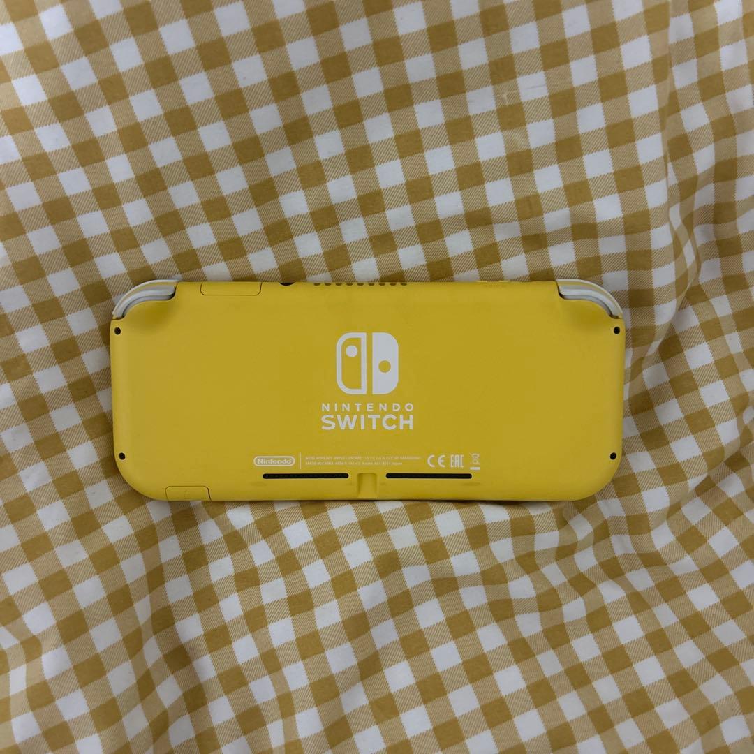 美*様 【充電器付き】初期化済み Nintendo Switchライト イエロー
