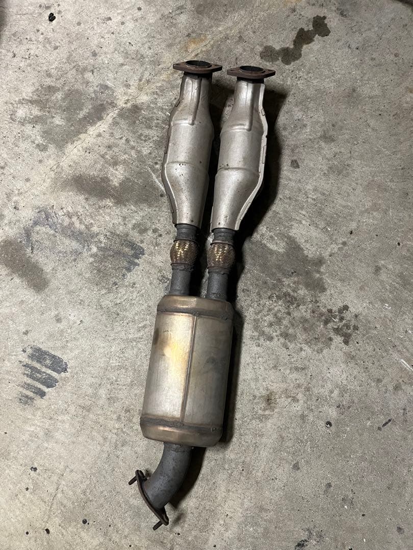 日産 R35 GTR 純正触媒 第二触媒