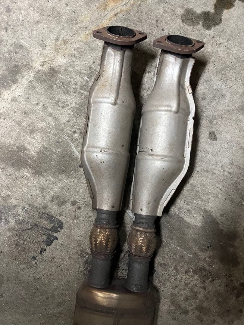 日産 R35 GTR 純正触媒 第二触媒