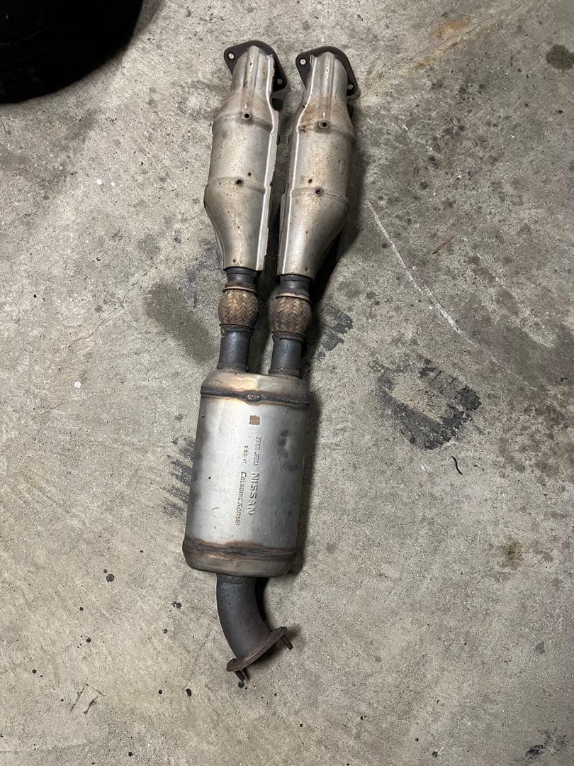 日産 R35 GTR 純正触媒 第二触媒