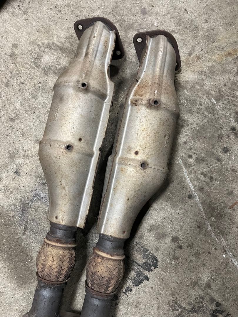 日産 R35 GTR 純正触媒 第二触媒