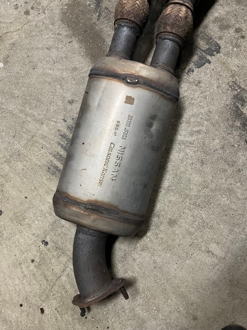 日産 R35 GTR 純正触媒 第二触媒