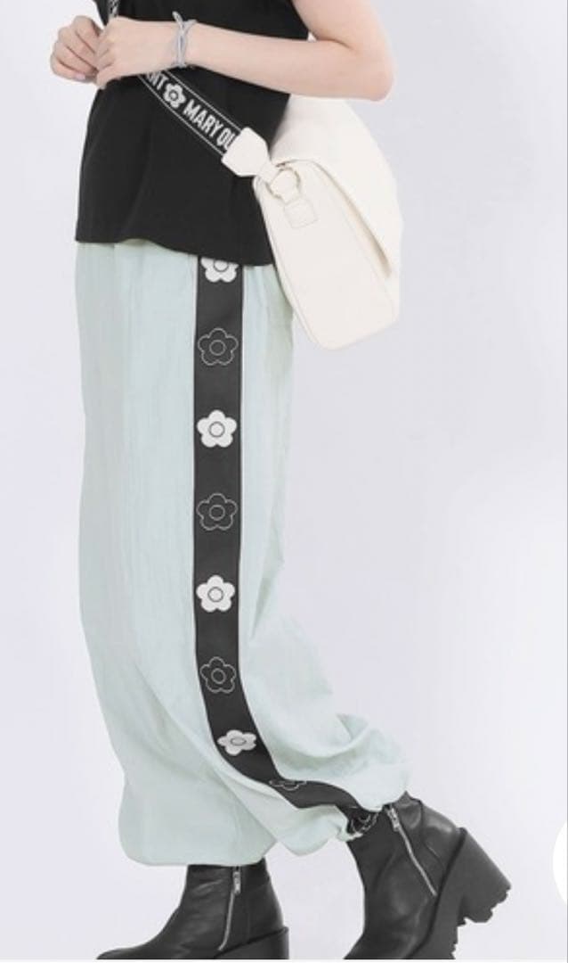 大人気完売！マリークワント 新作 デイジーラインパンツ新品未使用