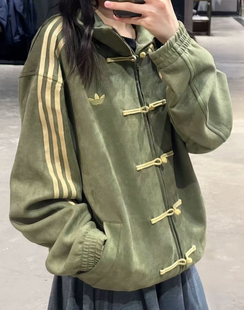 adidas オリーブジャージ