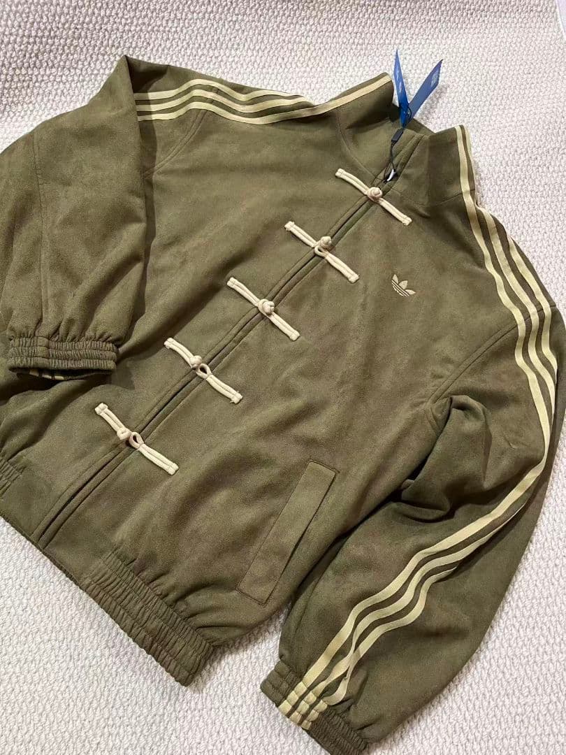 adidas オリーブジャージ
